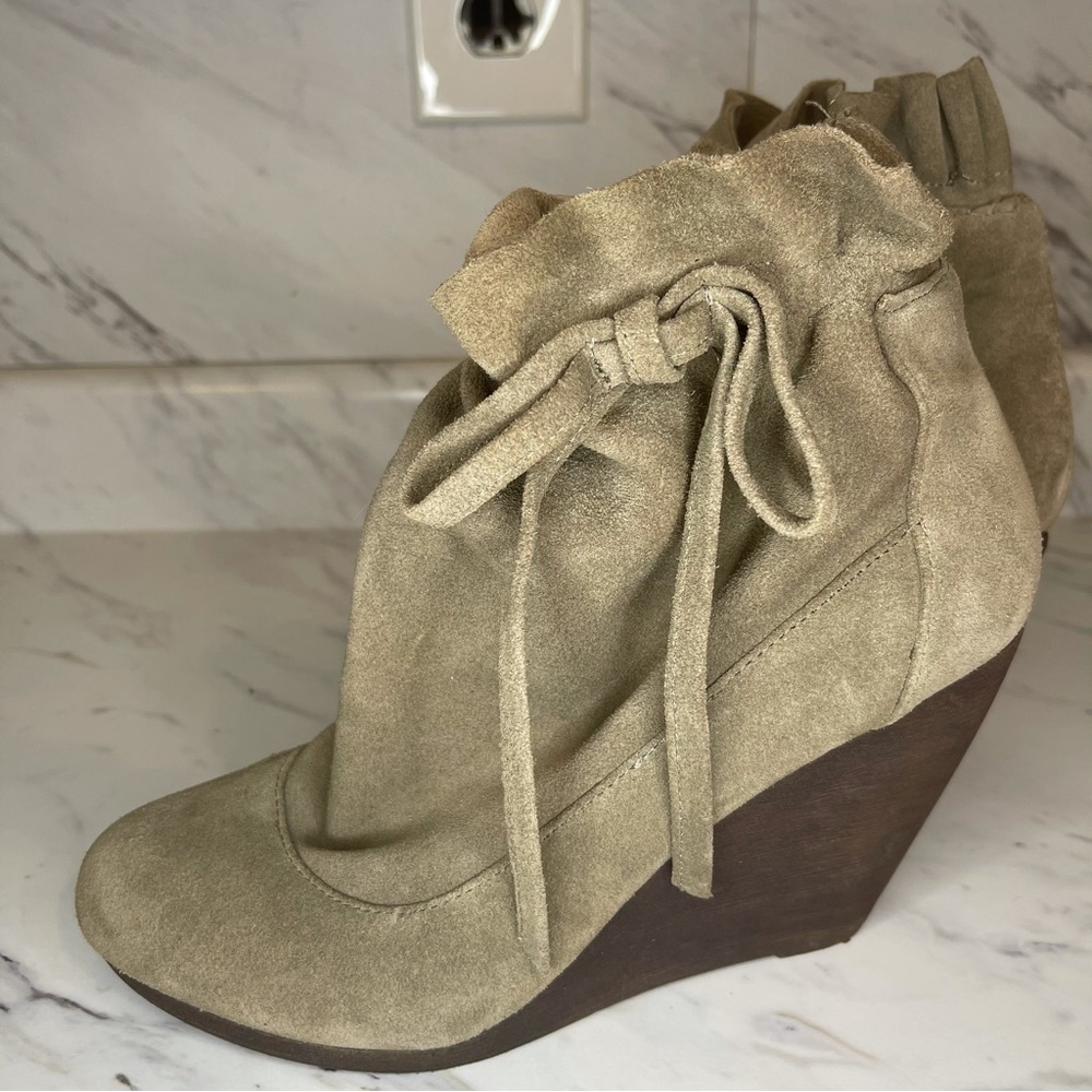Steve Madden “Matti” Leather Wedge Booties  - Size 8M - Picture 6 of 13
